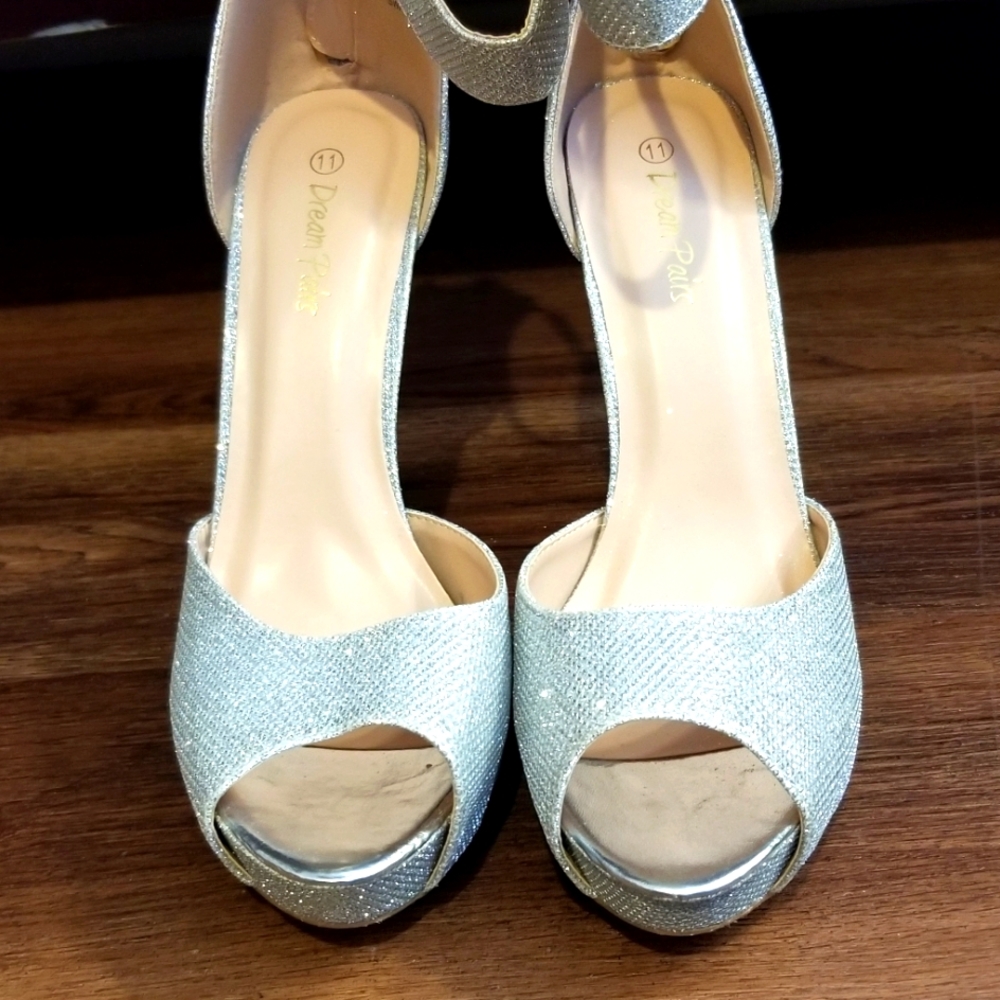 Women dress shoes